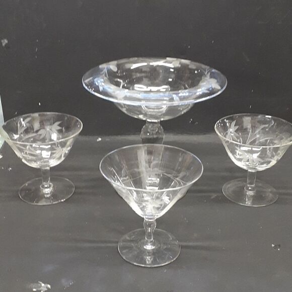 4 pc - Fted etched floral compote,3etched starflower cordials/sherbert/cocktail - Picture 1 of 15